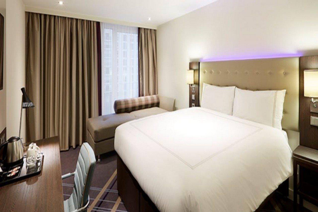 Premier Inn Stuttgart City Europaviertel Exterior foto