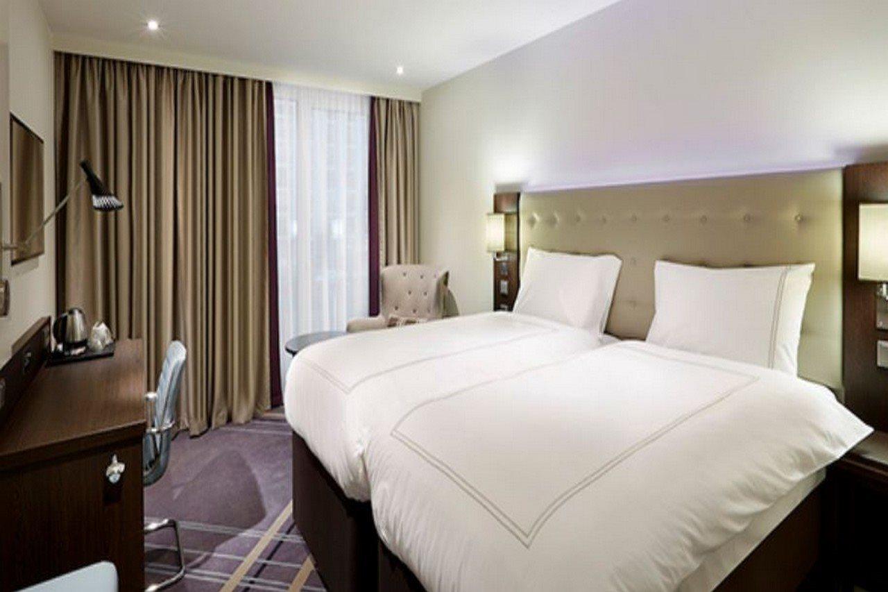 Premier Inn Stuttgart City Europaviertel Exterior foto