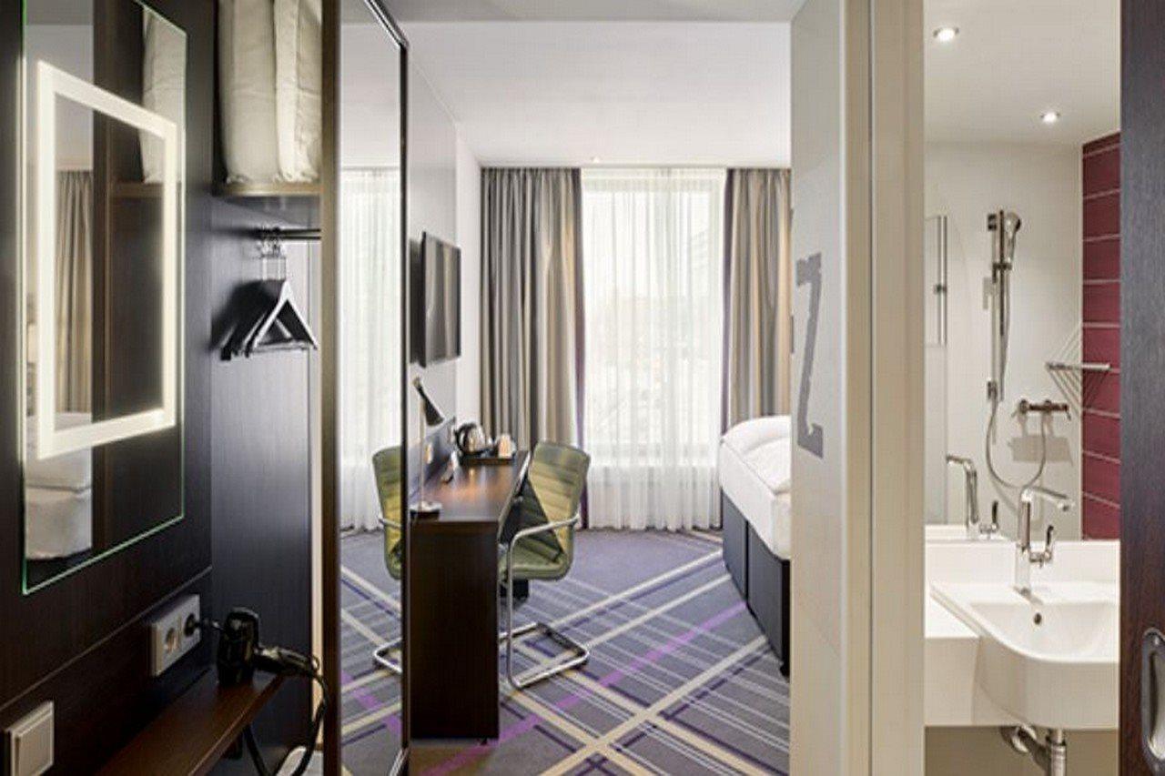Premier Inn Stuttgart City Europaviertel Exterior foto