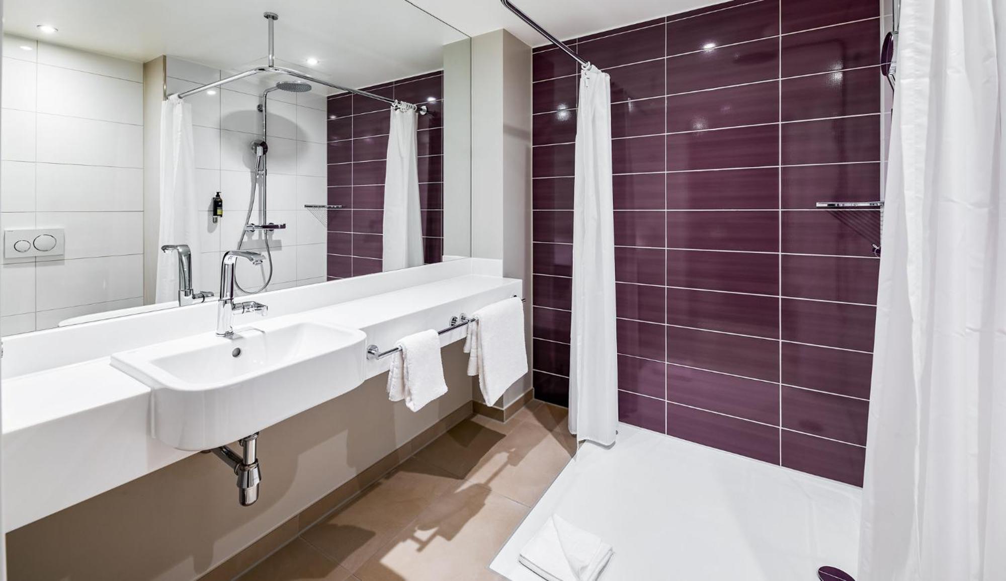 Premier Inn Stuttgart City Europaviertel Exterior foto
